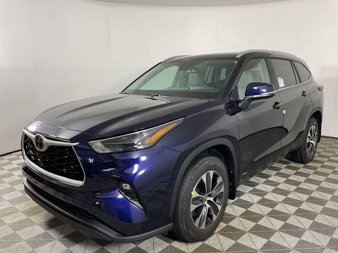New 2026 Toyota Highlander XLE AWD/4WD image 3