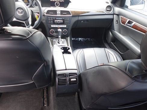 Used 2014 Mercedes-Benz C 250 Sedan image 15