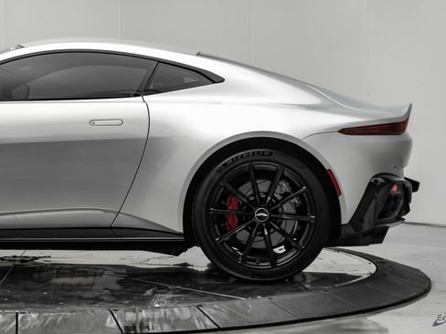 Used 2019 Aston Martin V8 Vantage Coupe RWD image 10