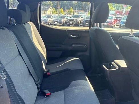 Used 2022 Toyota Tacoma TRD Sport w/ Technology Package AWD/4WD image 7