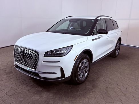 Used 2026 Lincoln Corsair Premiere AWD/4WD image 4