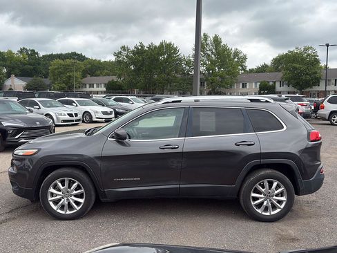 Used 2016 Jeep Cherokee Limited AWD/4WD image 4