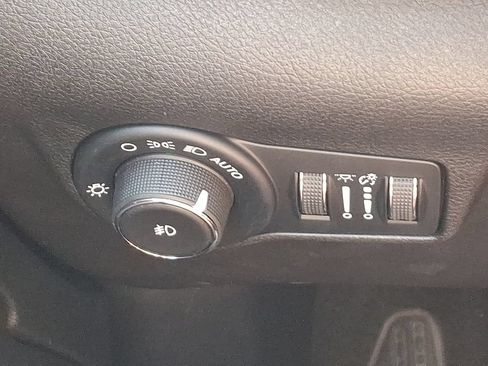 Used 2026 Jeep Compass Limited AWD/4WD image 23