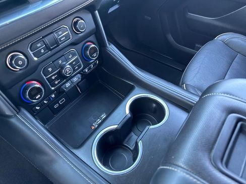 Used 2024 Chevrolet Suburban Premier image 22