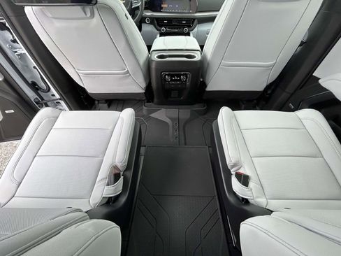 New 2026 Chevrolet Suburban Premier image 15