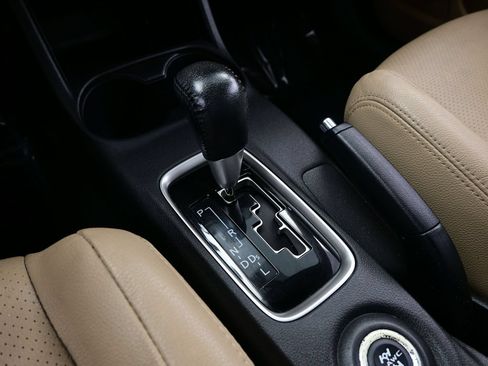 Used 2015 Mitsubishi Outlander SE AWD/4WD image 23