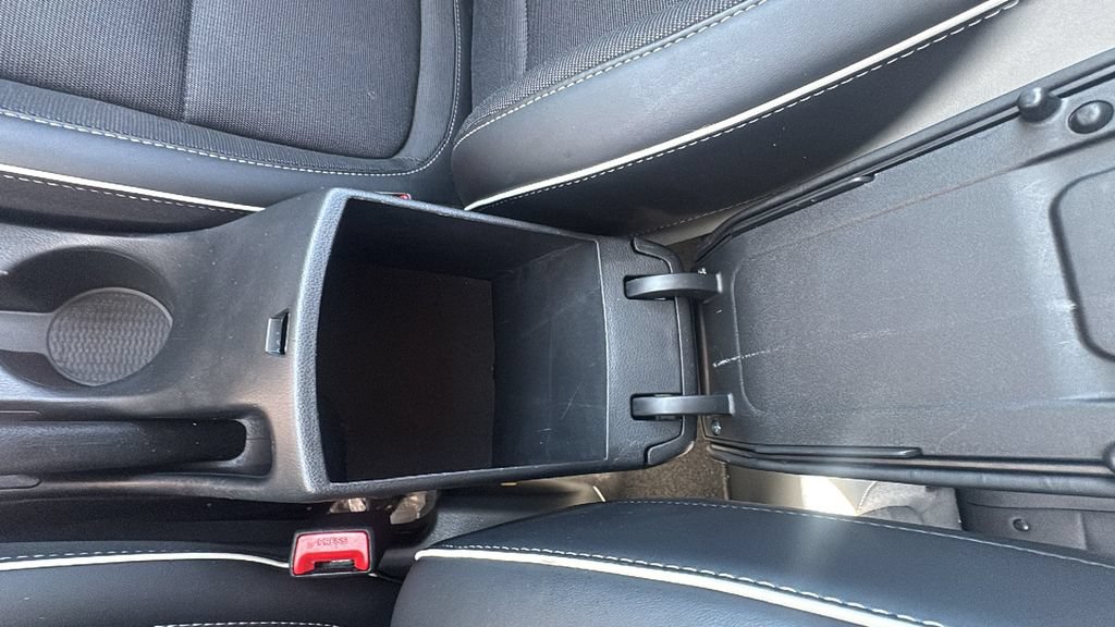 Used 2025 Hyundai Venue Limited FWD image 24