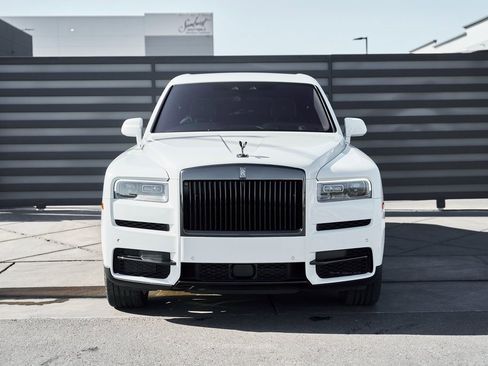 Used 2023 Rolls-Royce Cullinan Black Badge w/ Driver's Package image 15