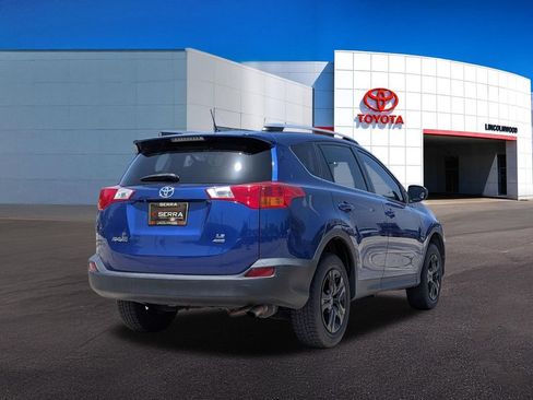 Used 2015 Toyota RAV4 LE AWD/4WD image 10