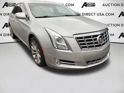 Used 2015 Cadillac XTS Luxury w/ Driver Awareness Package image 2