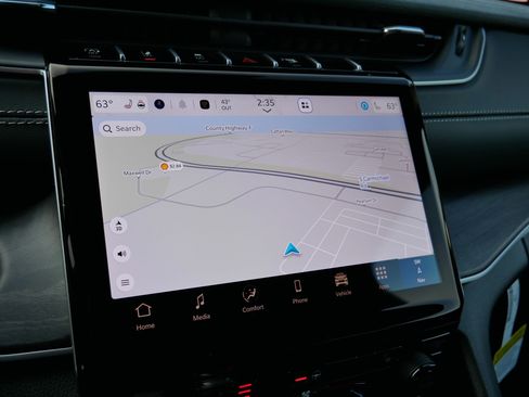 New 2025 Jeep Grand Cherokee Limited w/ Black Appearance Package image 14