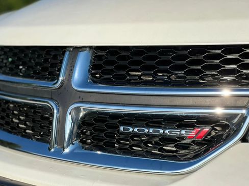 Used 2019 Dodge Journey SE w/ Premium Group FWD image 9