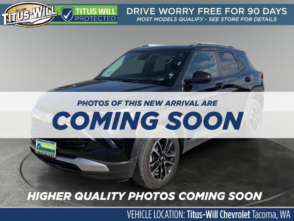 Used 2025 Chevrolet TrailBlazer LT AWD/4WD image 2