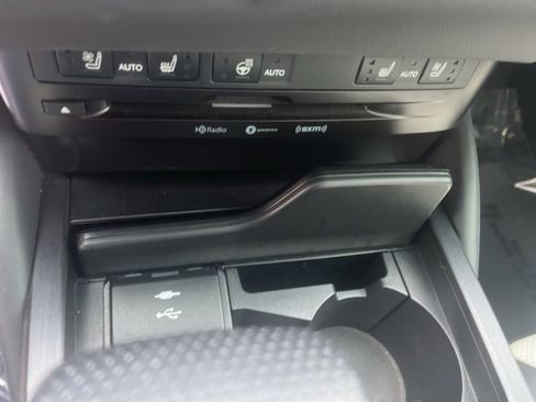 Used 2022 Lexus ES 300h F Sport image 26