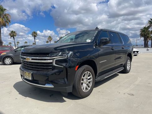 Used 2024 Chevrolet Suburban LT AWD/4WD image 5