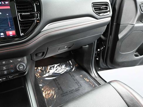 Used 2024 Dodge Durango GT AWD/4WD image 23