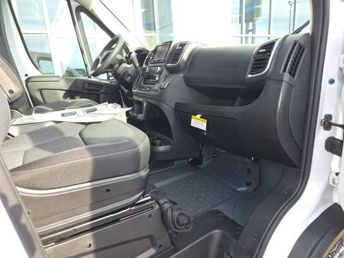 Used 2025 RAM ProMaster 2500 w/ Quick Order Package 22G SLT image 4