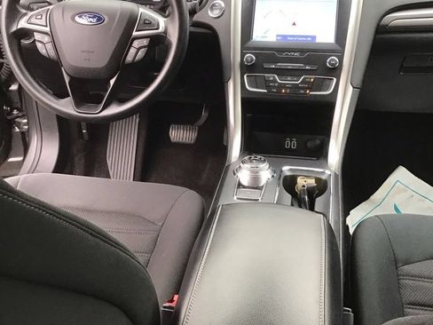 Used 2020 Ford Fusion SE FWD image 7