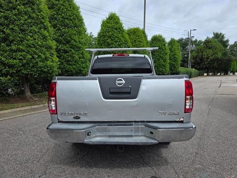 Used 2012 Nissan Frontier SV AWD/4WD image 4