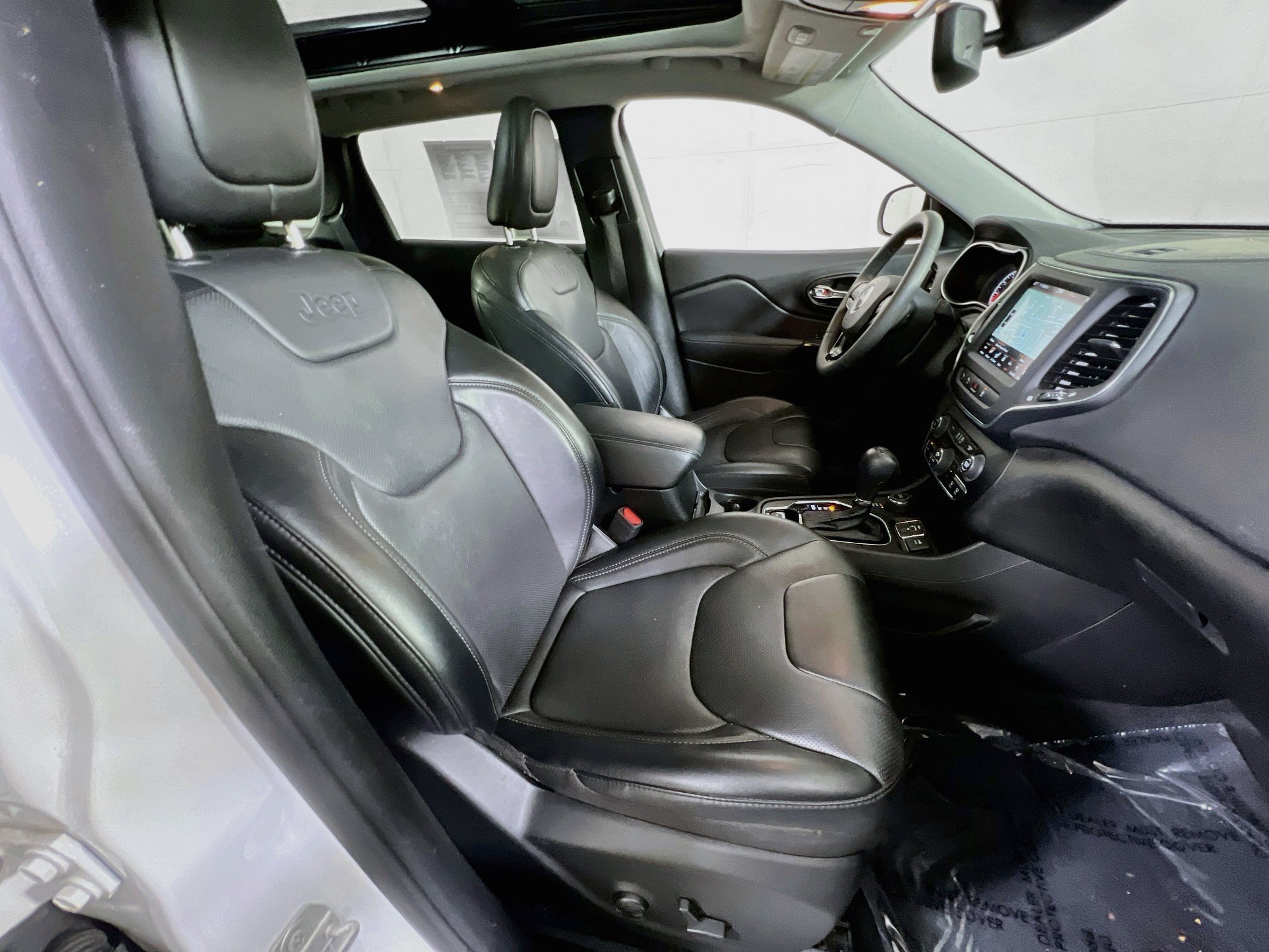 Used 2023 Jeep Cherokee Altitude Lux w/ Lux Elite Package AWD/4WD image 28