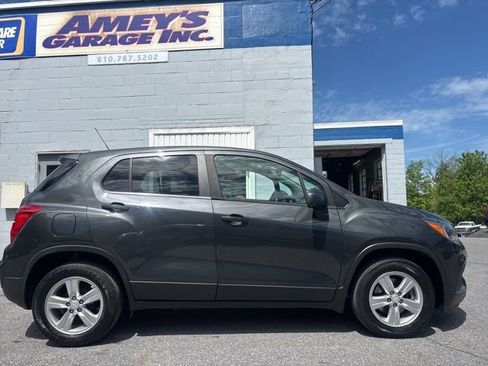 Used 2020 Chevrolet Trax LS FWD image 6
