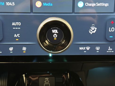 Used 2025 Ford Mustang Mach-E Premium AWD/4WD image 17