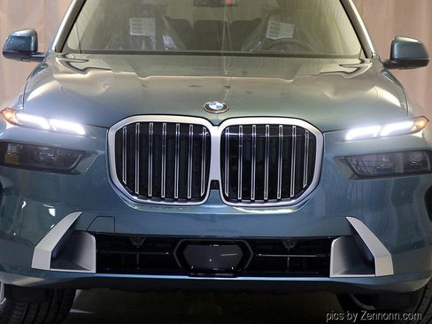 Used 2026 BMW X7 xDrive40i w/ Premium Package image 6
