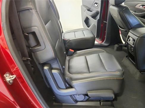Used 2020 Chevrolet Traverse RS image 38