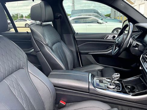 Used 2019 BMW X5 xDrive50i w/ M Sport Package image 9