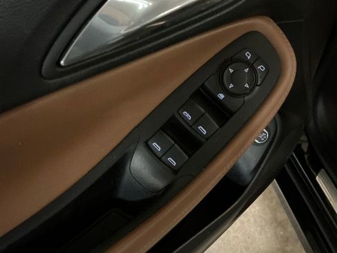 Used 2022 Buick Encore GX Essence w/ Experience Buick Package image 14