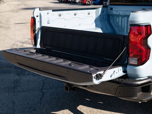 New 2026 Chevrolet Colorado W/T image 13