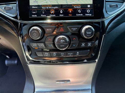 Used 2022 Jeep Grand Cherokee Laredo X AWD/4WD image 22