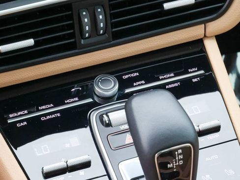 Certified 2023 Porsche Cayenne Platinum Edition AWD/4WD image 39
