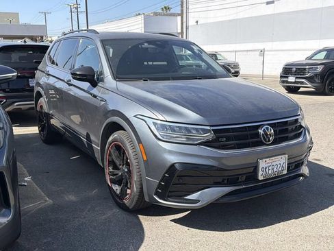Certified 2023 Volkswagen Tiguan SE R-Line FWD image 3