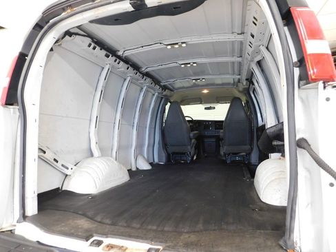 Used 2017 GMC Savana 2500 RWD image 63