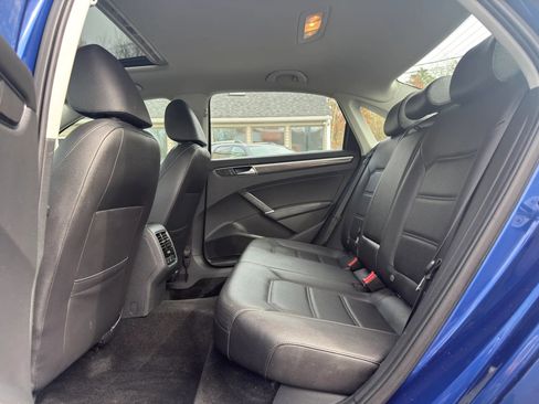Used 2017 Volkswagen Passat 1.8T SE FWD image 20