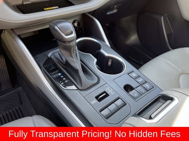 Used 2023 Toyota Highlander XLE AWD/4WD image 35