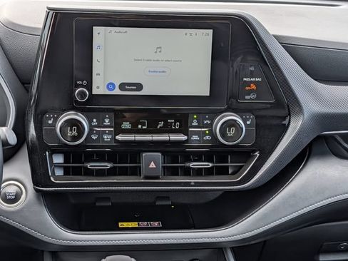 Used 2025 Toyota Highlander XSE AWD/4WD image 15