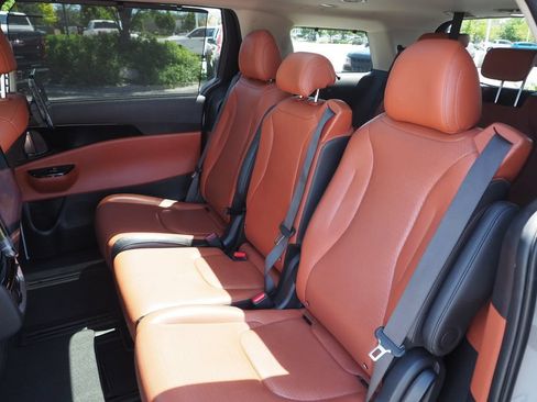 Used 2024 Kia Carnival SX Prestige FWD image 15