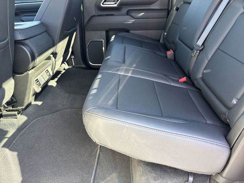 Used 2024 GMC Sierra 2500 SLT image 25