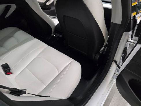 Used 2019 Tesla Model 3 Performance image 33