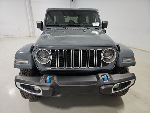 Used 2024 Jeep Wrangler Sahara w/ Technology Group image 2
