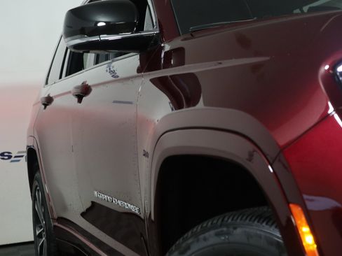 New 2025 Jeep Grand Cherokee L Overland w/ Luxury Tech Group IV image 3