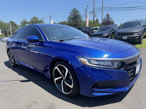 Used 2018 Honda Accord Sport image 2