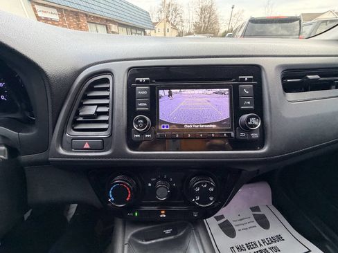 Used 2019 Honda HR-V LX image 5