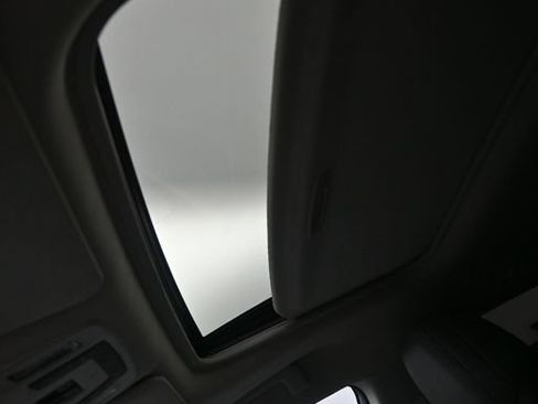 Used 2024 Toyota Sienna XLE w/ XLE Plus Package AWD/4WD image 18