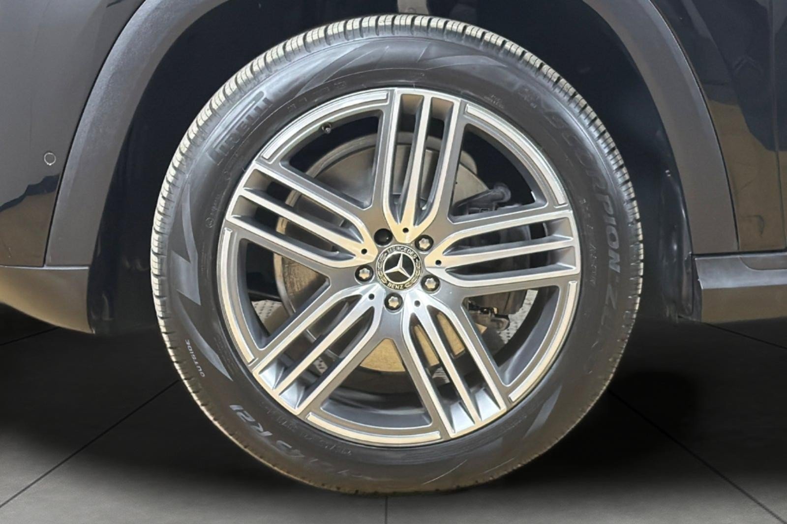 Used 2023 Mercedes-Benz GLS 450 4MATIC image 25