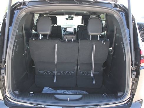 New 2027 Chrysler Pacifica Select w/ Family Tech Group FWD image 10