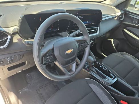 Used 2025 Chevrolet TrailBlazer LT FWD image 10