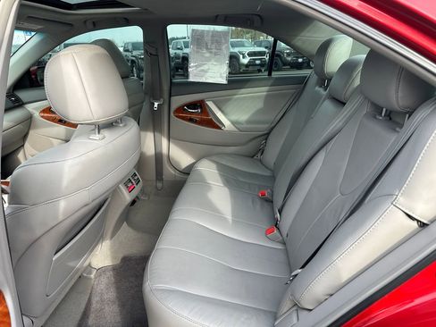 Used 2011 Toyota Camry XLE image 14